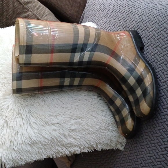 Burberry Shoes - Burberry Nova Check rainboots Wellies snow boots 9 40